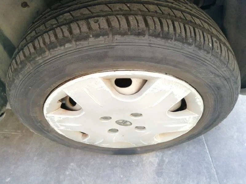 TATA INDICA '2004 * GRIS PLATA