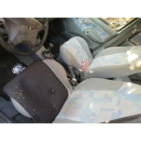 TATA INDICA '2004 * GRIS PLATA