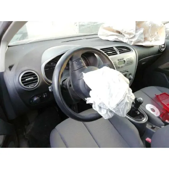 SEAT LEON (1P1) '2005 1.9 TDI ROJO