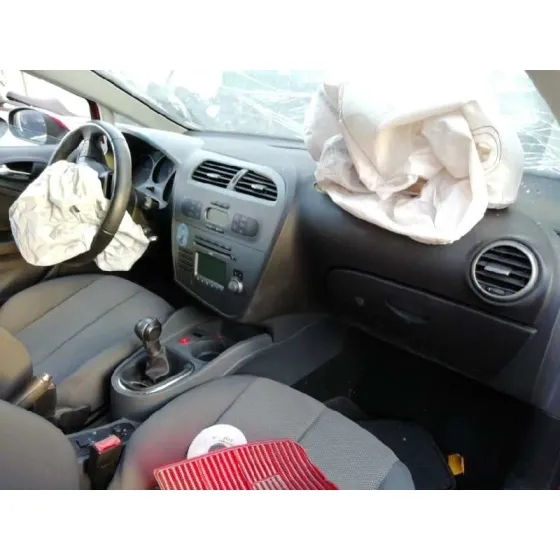 SEAT LEON (1P1) '2005 1.9 TDI ROJO