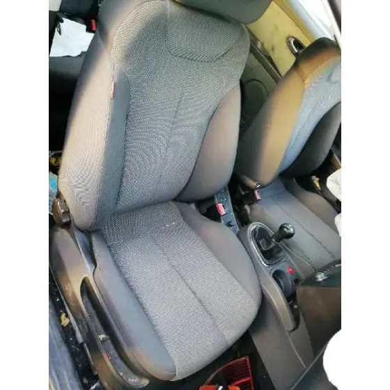 SEAT LEON (1P1) '2005 1.9 TDI ROJO