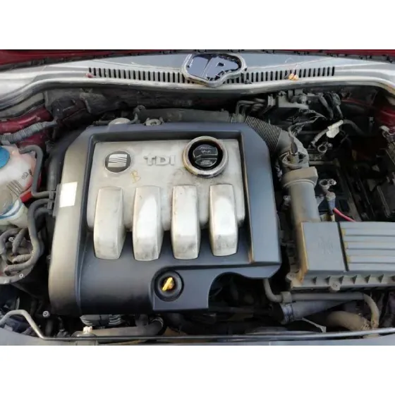 SEAT LEON (1P1) '2005 1.9 TDI ROJO