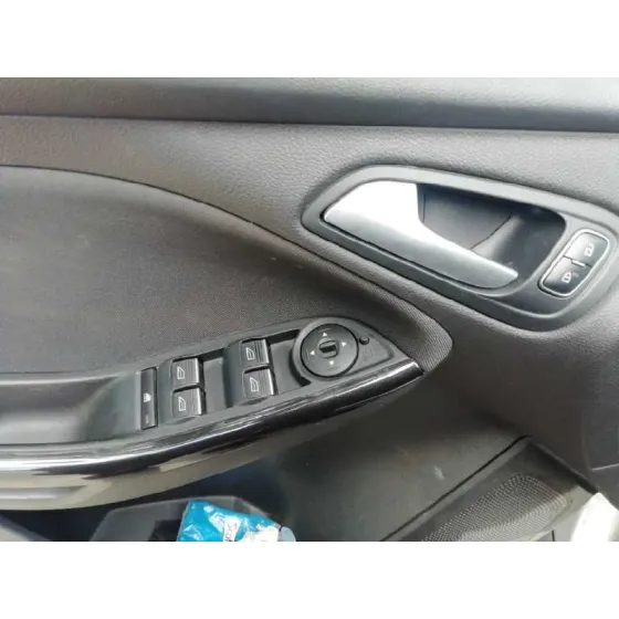 FORD FOCUS TURN. '2016 TREND GRIS