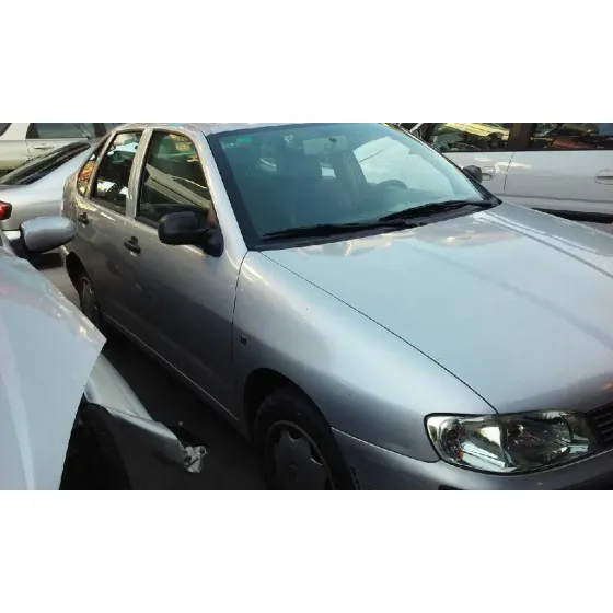SEAT CORDOBA BERLINA (6K2) '2001 SIGNO PLATA