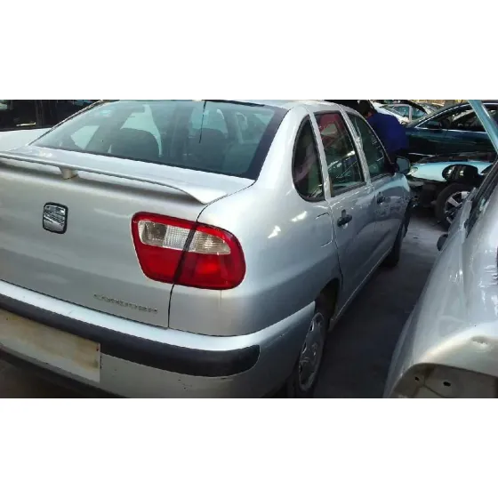 SEAT CORDOBA BERLINA (6K2) '2001 SIGNO PLATA
