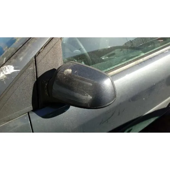 FORD FOCUS BERLINA (CAP) '2006 2.0 TDCI CAT GRIS OSCURO