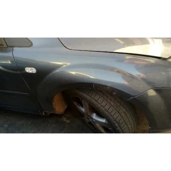 FORD FOCUS BERLINA (CAP) '2006 2.0 TDCI CAT GRIS OSCURO