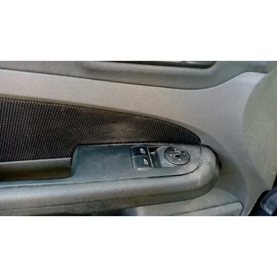 FORD FOCUS BERLINA (CAP) '2006 2.0 TDCI CAT GRIS OSCURO