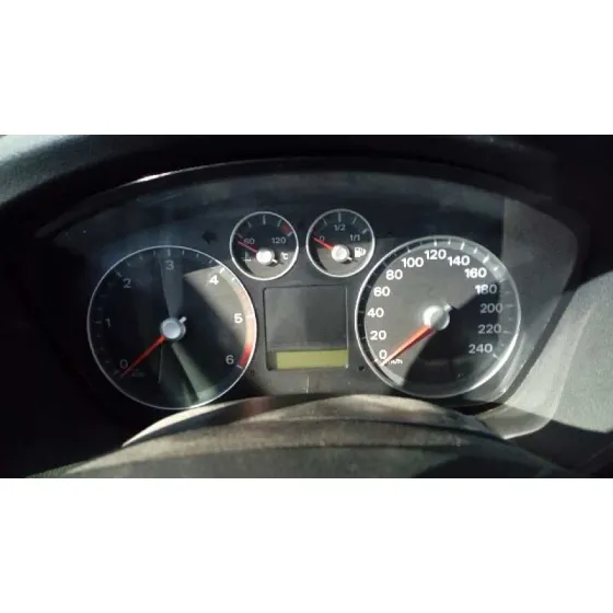 FORD FOCUS BERLINA (CAP) '2006 2.0 TDCI CAT GRIS OSCURO