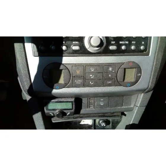 FORD FOCUS BERLINA (CAP) '2006 2.0 TDCI CAT GRIS OSCURO