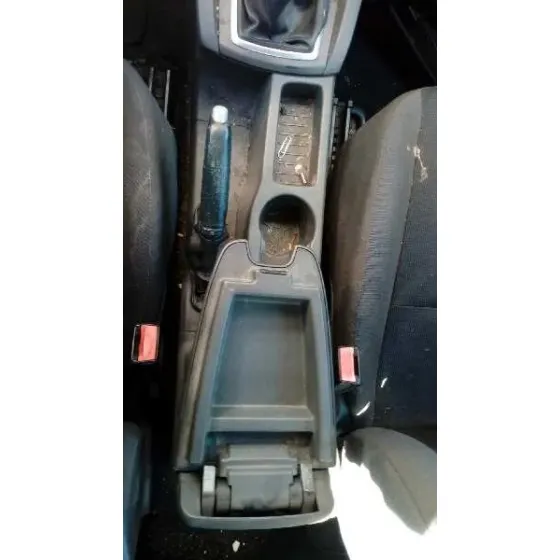 FORD FOCUS BERLINA (CAP) '2006 2.0 TDCI CAT GRIS OSCURO