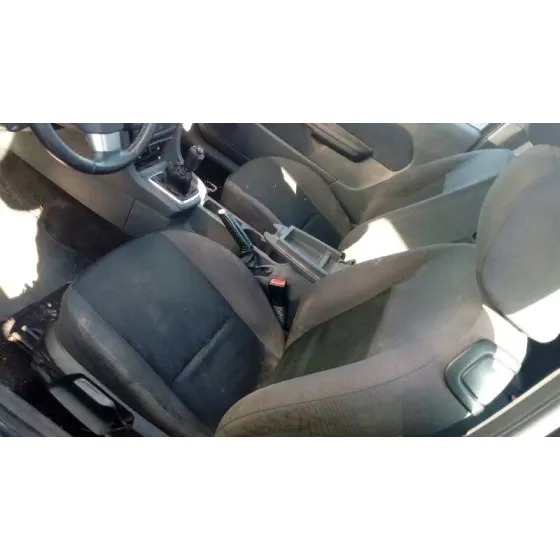 FORD FOCUS BERLINA (CAP) '2006 2.0 TDCI CAT GRIS OSCURO
