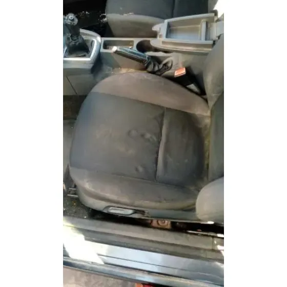 FORD FOCUS BERLINA (CAP) '2006 2.0 TDCI CAT GRIS OSCURO