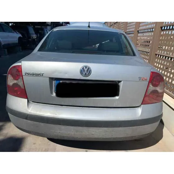 VOLKSWAGEN PASSAT BERLINA (3B3) '2003 ADVANCE PLATA