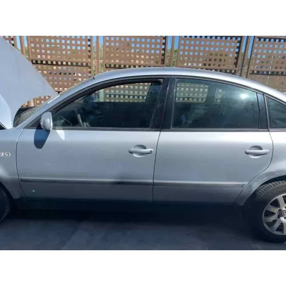 VOLKSWAGEN PASSAT BERLINA (3B3) '2003 ADVANCE PLATA