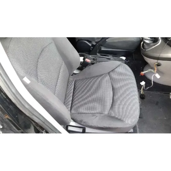 MITSUBISHI GRANDIS (NA0W) '2006 2.0 DI-D INFORM NEGRO
