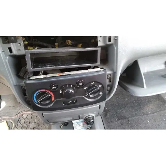 DAEWOO KALOS '2004 1.4 SE PLATA