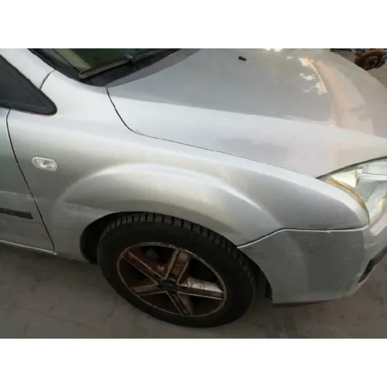 FORD FOCUS BERLINA (CAP) '2006 GHIA GRIS
