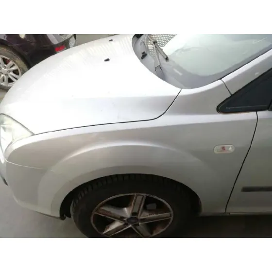 FORD FOCUS BERLINA (CAP) '2006 GHIA GRIS