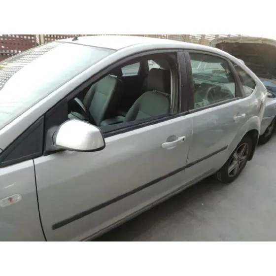 FORD FOCUS BERLINA (CAP) '2006 GHIA GRIS