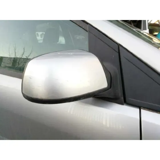 FORD FOCUS BERLINA (CAP) '2006 GHIA GRIS