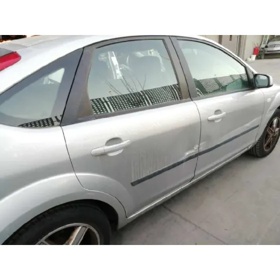 FORD FOCUS BERLINA (CAP) '2006 GHIA GRIS