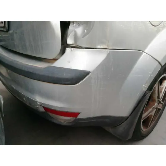 FORD FOCUS BERLINA (CAP) '2006 GHIA GRIS