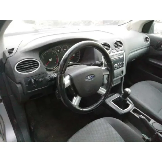 FORD FOCUS BERLINA (CAP) '2006 GHIA GRIS