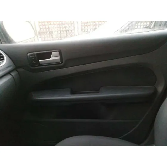 FORD FOCUS BERLINA (CAP) '2006 GHIA GRIS