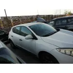 RENAULT MEGANE III BERLINA 5 P RENAULT MEGANE III BERLINA 5 P '2010 EMOTION BLANCO 2010