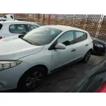 RENAULT MEGANE III BERLINA 5 P RENAULT MEGANE III BERLINA 5 P '2010 EMOTION BLANCO 2010