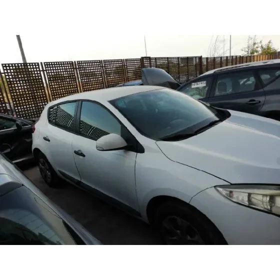 RENAULT MEGANE III BERLINA 5 P '2010 EMOTION BLANCO