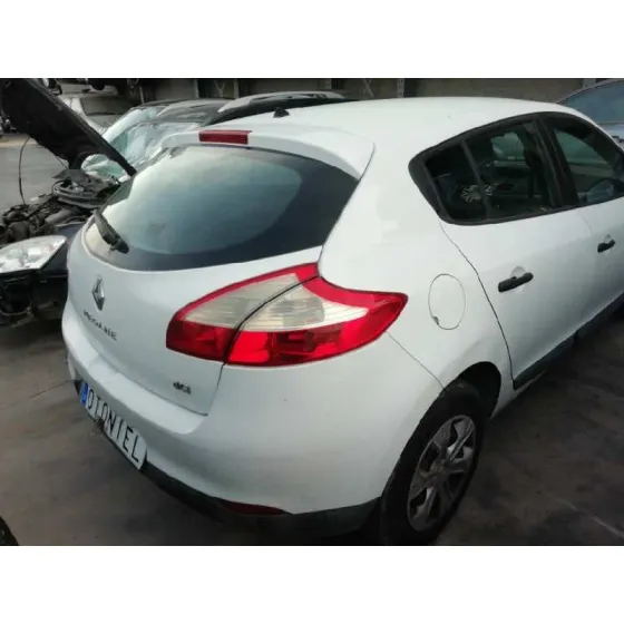 RENAULT MEGANE III BERLINA 5 P '2010 EMOTION BLANCO