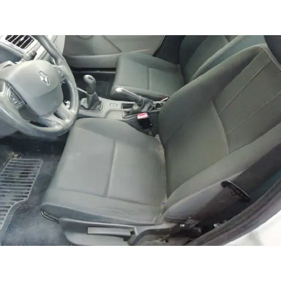 RENAULT MEGANE III BERLINA 5 P '2010 EMOTION BLANCO