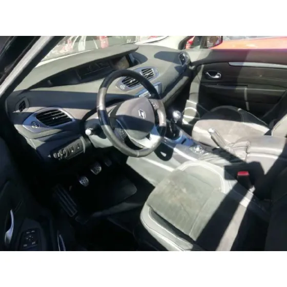 RENAULT SCENIC III '2014 BOSE EDITION NEGRO