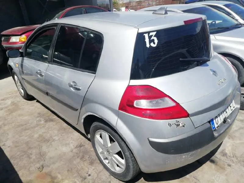 RENAULT MEGANE II BERLINA 5P RENAULT MEGANE II BERLINA 5P '2006 AUTHENTIQUE GRIS PLATA 2005