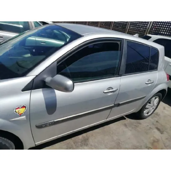 RENAULT MEGANE II BERLINA 5P '2006 AUTHENTIQUE GRIS PLATA