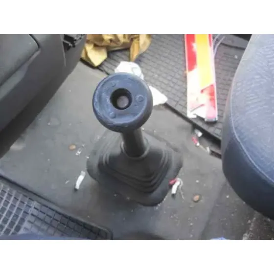 FORD TRANSIT MOD.2000 CAJA ABIERTA '2005 FT 330 2.4 CORTO BLANCO