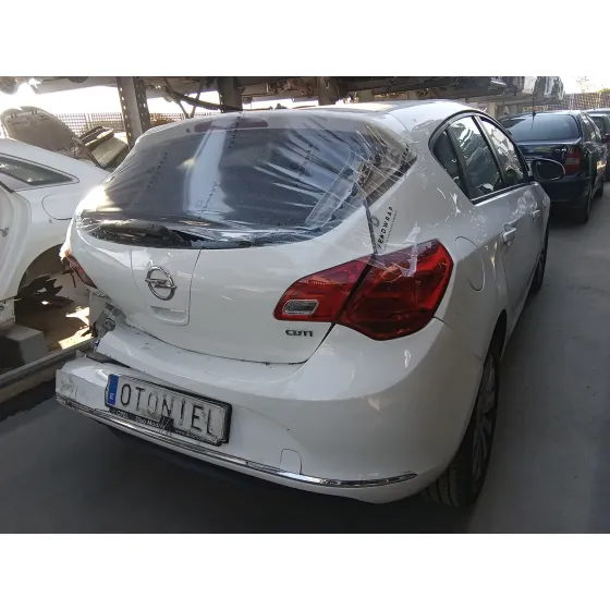 Opel ASTRA J (P10) 2011
