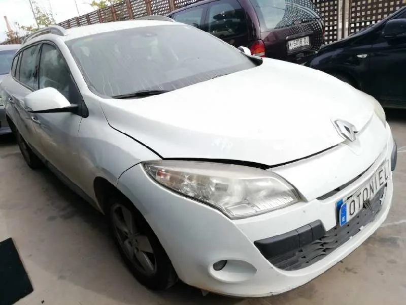 RENAULT MEGANE III SPORT TOURER '2010 1.5 DCI DIESEL FAP BLANCO