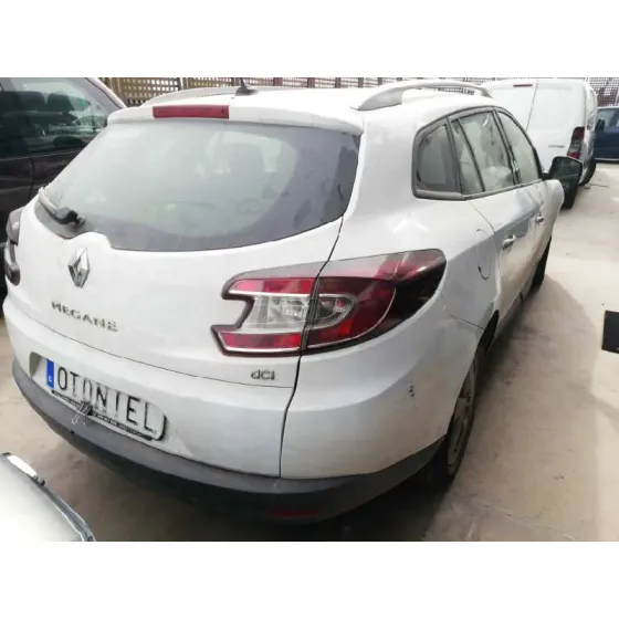 RENAULT MEGANE III SPORT TOURER '2010 1.5 DCI DIESEL FAP BLANCO
