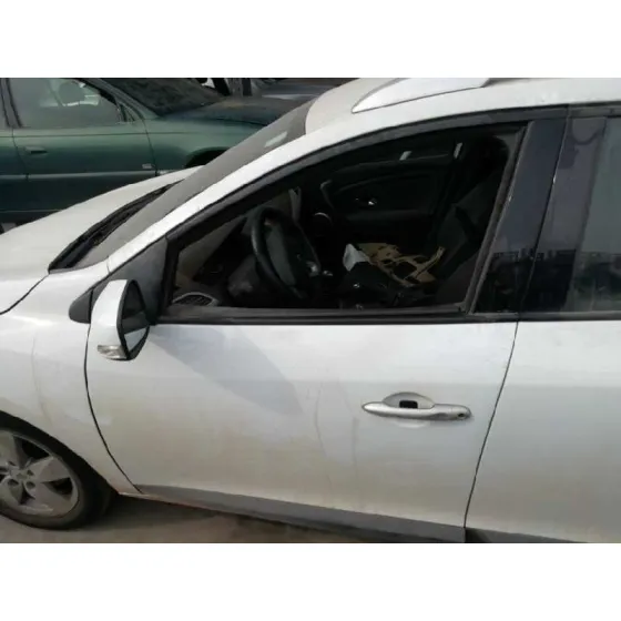 RENAULT MEGANE III SPORT TOURER '2010 1.5 DCI DIESEL FAP BLANCO