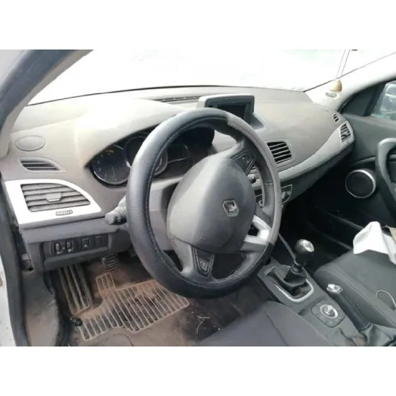 RENAULT MEGANE III SPORT TOURER '2010 1.5 DCI DIESEL FAP BLANCO