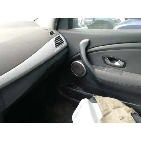 RENAULT MEGANE III SPORT TOURER '2010 1.5 DCI DIESEL FAP BLANCO