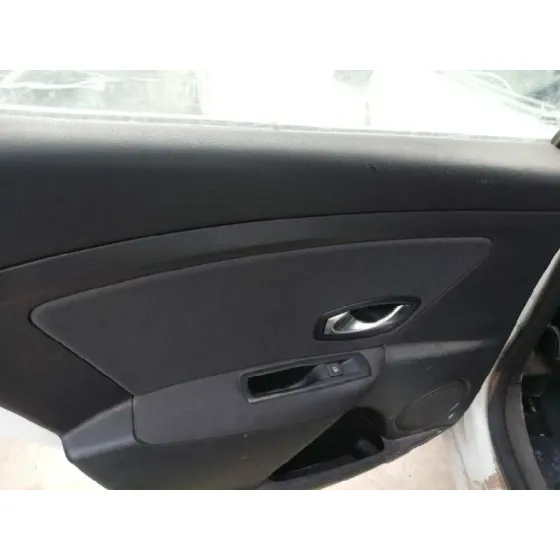 RENAULT MEGANE III SPORT TOURER '2010 1.5 DCI DIESEL FAP BLANCO