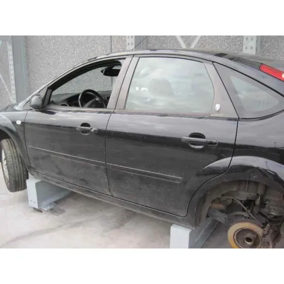 FORD FOCUS BERLINA (CAP) '2006 GHIA AZYK