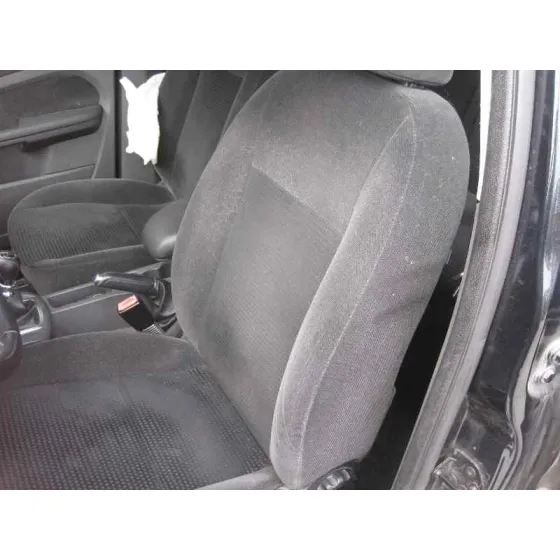 FORD FOCUS BERLINA (CAP) '2006 GHIA AZYK