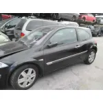 RENAULT MEGANE II BERLINA 3P RENAULT MEGANE II BERLINA 3P '2004 CONFORT AUTHENTIQUE NEGRO 2002