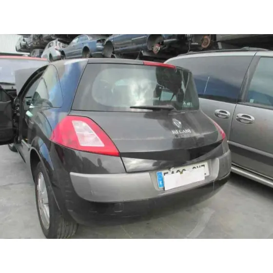 RENAULT MEGANE II BERLINA 3P '2004 CONFORT AUTHENTIQUE NEGRO