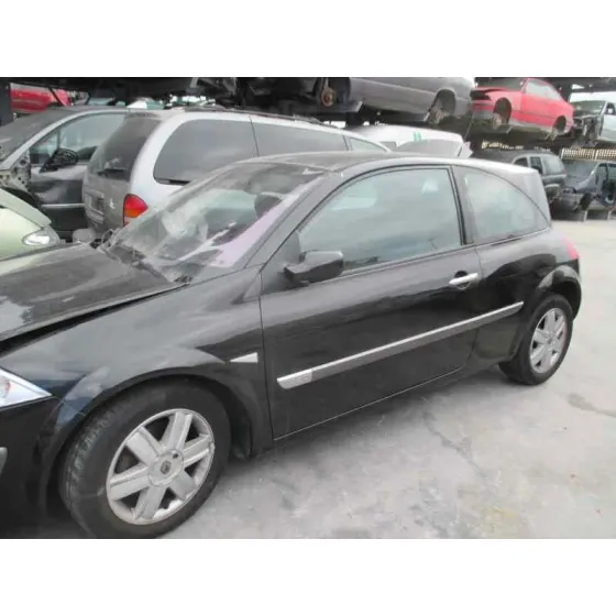 RENAULT MEGANE II BERLINA 3P '2004 CONFORT AUTHENTIQUE NEGRO